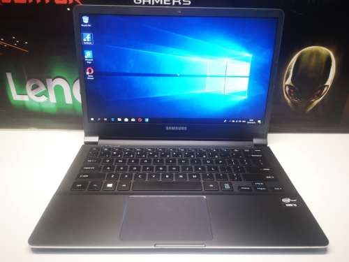 *Super Slim Performer*SAMSUNG NEW SERIES 9 ULTRA*i5-3317U*TOUCHSCREEN*256GB SSD*4GB RAM*HD+ DISPLAY
