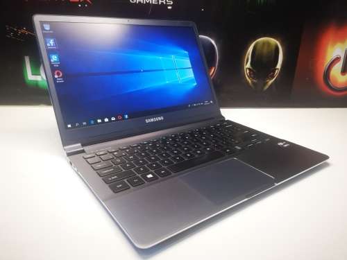 *Super Slim Performer*SAMSUNG NEW SERIES 9 ULTRA*i5-3317U*TOUCHSCREEN*256GB SSD*4GB RAM*HD+ DISPLAY