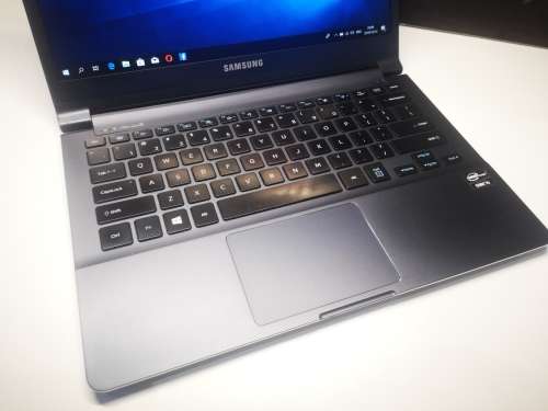 *Super Slim Performer*SAMSUNG NEW SERIES 9 ULTRA*i5-3317U*TOUCHSCREEN*256GB SSD*4GB RAM*HD+ DISPLAY