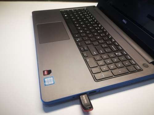 *MONSTROUS SPEC/GAMING BEAUTY*DELL INSPIRON 5559*i5-6200U*8GB*1000GB*HD*DVD*4GB RADEON*
