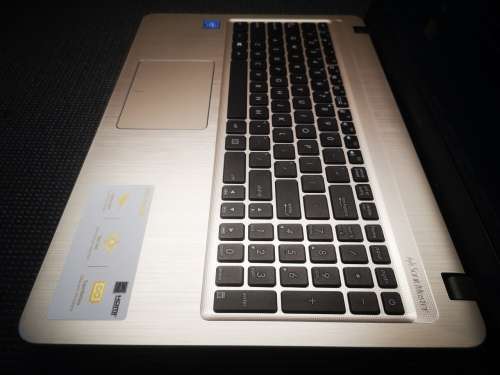 *STUNNING 8th GEN*ASUS A540M*N4000*4GB*500GB*UHD 600 GRAPHICS*