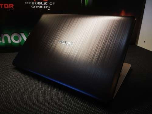 *STUNNING 8th GEN*ASUS A540M*N4000*4GB*500GB*UHD 600 GRAPHICS*