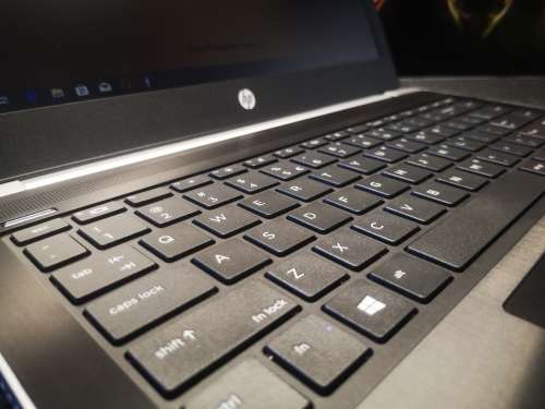 8th GEN i7 BEAUTY*HP PROBOOK 430 G5*i7-8550U*240GB SSD*8GB DDR4*UHD620*HD*QUAD CORE*