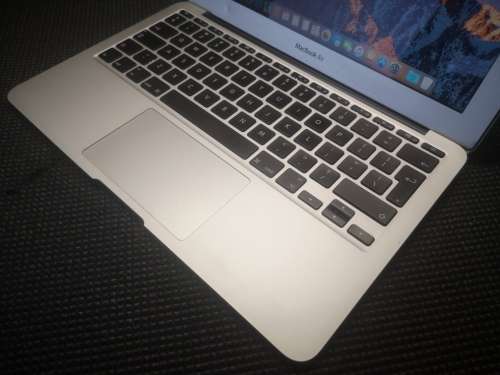 1ST BID TAKES!**Excellent*Apple Macbook Air*EARLY 2014*4GB RAM*128GB SSD*BACKLIT*264 cycles