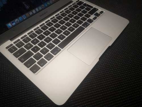 1ST BID TAKES!**Excellent*Apple Macbook Air*EARLY 2014*4GB RAM*128GB SSD*BACKLIT*264 cycles