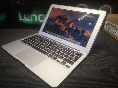 1ST BID TAKES!**Excellent*Apple Macbook Air*EARLY 2014*4GB RAM*128GB SSD*BACKLIT*264 cycles