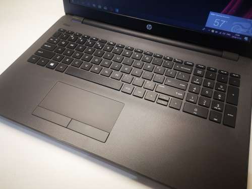 LATEST DESIGN**AS NEW**HP 255 G6*AMD E2-9000u*7th GEN*2+2 CORE*RADEON R2*4GB RAM*500GB HDD*DVD*