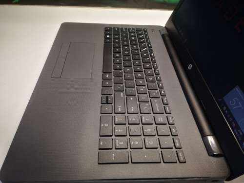LATEST DESIGN**AS NEW**HP 255 G6*AMD E2-9000u*7th GEN*2+2 CORE*RADEON R2*4GB RAM*500GB HDD*DVD*