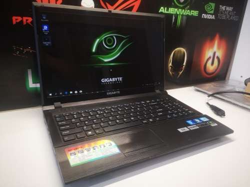***Monstrous GIGABYTE Q1542***8GB RAM*750GB HDD*i5-3230M*DVD*HD DISPLAY*NVIDIA 640M