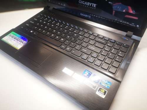 ***Monstrous GIGABYTE Q1542***8GB RAM*750GB HDD*i5-3230M*DVD*HD DISPLAY*NVIDIA 640M