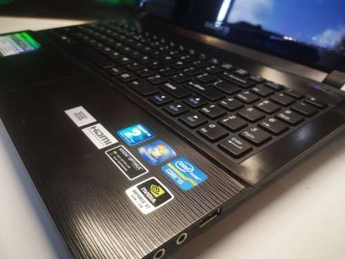 ***Monstrous GIGABYTE Q1542***8GB RAM*750GB HDD*i5-3230M*DVD*HD DISPLAY*NVIDIA 640M