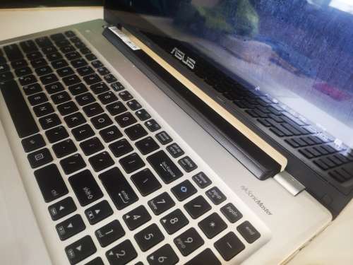 *ASUS PERFORMANCE EDITION*ASUS S550*i7-3537U*8GB*1000GB*TOUCHSCREEN*NVIDIA*SONICMASTER*
