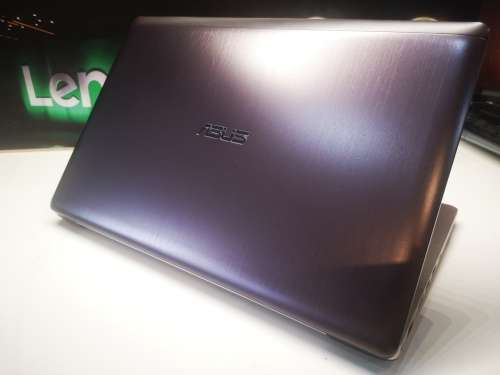 *Perfect traveler*TOUCHSCREEN*ASUS VIVOBOOK X202E*4GB RAM*500GB HDD*INTEL PENTIUM