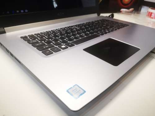 Monster 17" Business Laptop!*ACER ASPIRE 5*i5-7200U*1000GB*12GB DDR4*HD+*HD 620 GRAPHICS*