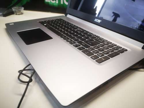 Monster 17" Business Laptop!*ACER ASPIRE 5*i5-7200U*1000GB*12GB DDR4*HD+*HD 620 GRAPHICS*