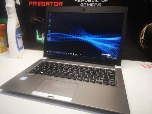 *Super Performance*TOSHIBA PORTEGE Z30*i5-6200U*12GB RAM*128GB SSD*HD*BACKLIT*