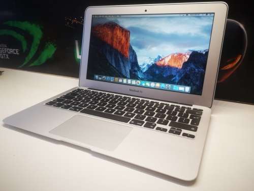 DO NOT MISS!*IMMACULATE**Apple Macbook Air*EARLY 2015*i5-5250U*4GB RAM*128GB SSD*BACKLIT*27CYCLES!