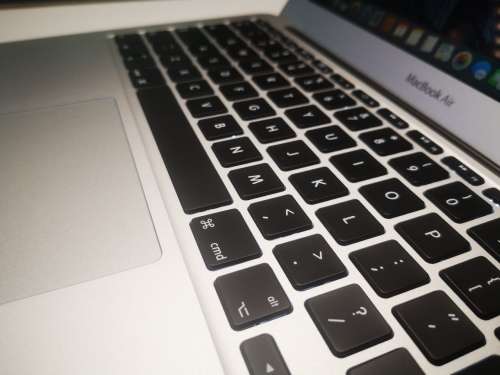 DO NOT MISS!*IMMACULATE**Apple Macbook Air*EARLY 2015*i5-5250U*4GB RAM*128GB SSD*BACKLIT*27CYCLES!