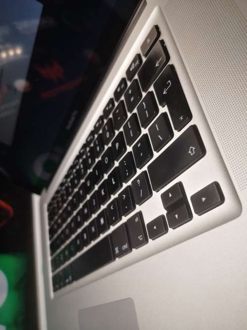 MONSTER MACBOOK!*APPLE MACBOOK PRO 15"*CORE i7*DVD*8GB RAM*480GB SSD*NVIDIA GT*