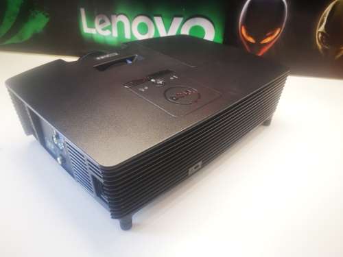 AS NEW*DELL PROJECTOR 1220*2700LUMENS*SCHOOL OR BUSINESS*