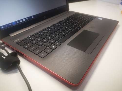 BEAUTY!*LATEST MODEL*HP 250 G7*8TH GEN i5-I5-8265u*4GB*UHD620*WARRANTY