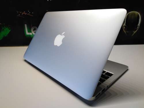 LATE ENTRY!*HIGH SPEC**EXCELLENT**APPLE MACBOOK AIR i5*250GB SSD*4GB RAM*11"*