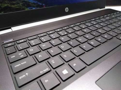 *LIKE NEW!*HIGH SPEC!*8TH GEN*HP PROBOOK 450 G5-i5-8250U-500GB HDD-8GB DDR4-UHD620*FULL HD
