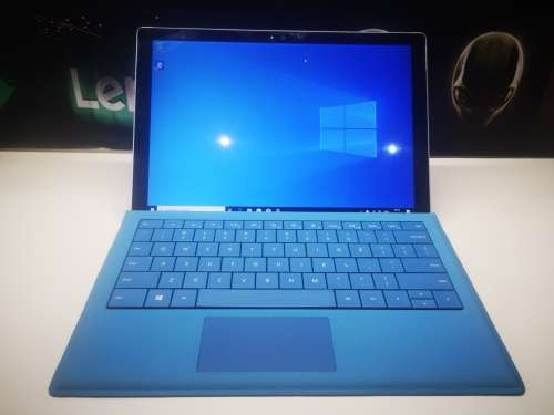 Microsoft Surface Pro 4*I7-6650U*1000GB SSD*16GB RAM*3K DISPLAY*TOUCHSCREEN*BACKLIT