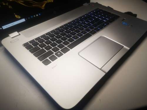THE BEAST!*HP ENVY 17*i7-4700MQ*FULL HD*NVIDIA GT740*2000GB HDD*16GB*BEATS*QUAD CORE*