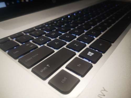 THE BEAST!*HP ENVY 17*i7-4700MQ*FULL HD*NVIDIA GT740*2000GB HDD*16GB*BEATS*QUAD CORE*