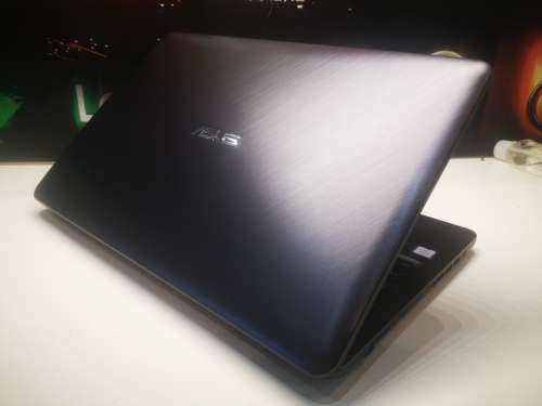 1ST BID TAKES!*STUNNING 7th GEN*ASUS A543U*i3-7020U*4GB*1000GB*HD 620 GRAPHICS*
