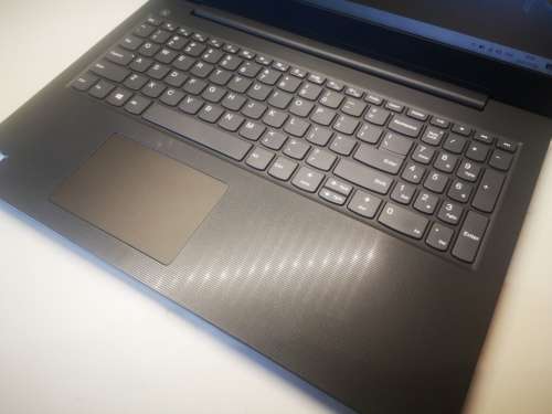 Super Fast,STUNNING*LENOVO V130*i5-7200U*8GB DDR4*240GB SSD*DVD*HD*WARRANTY*