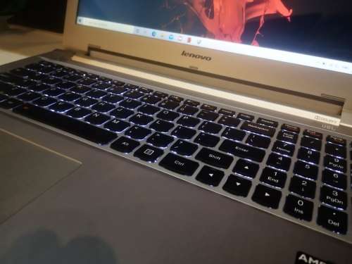 ***Monstrous SPEC Beauty!*LENOVO IDEAPAD 500*i5-6200U*FULL HD*RADEON R7*BACKLIT*1000GB HDD*JBL SPEAK