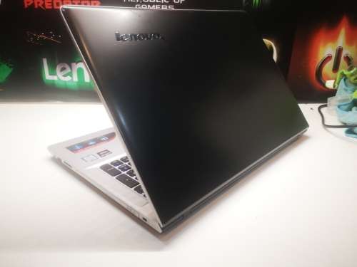 ***Monstrous SPEC Beauty!*LENOVO IDEAPAD 500*i5-6200U*FULL HD*RADEON R7*BACKLIT*1000GB HDD*JBL SPEAK