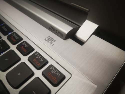 ***Monstrous SPEC Beauty!*LENOVO IDEAPAD 500*i5-6200U*FULL HD*RADEON R7*BACKLIT*1000GB HDD*JBL SPEAK