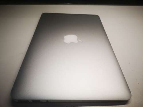 HIGH SPEC*AS NEW*APPLE MACBOOK AIR*4GB*128GB SSD*HD5000*104 CYCLES*