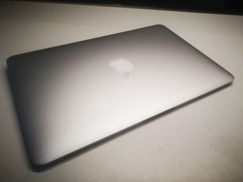 HIGH SPEC*AS NEW*APPLE MACBOOK AIR*4GB*128GB SSD*HD5000*104 CYCLES*