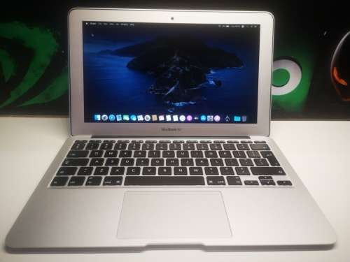 HIGH SPEC*AS NEW*APPLE MACBOOK AIR*4GB*128GB SSD*HD5000*104 CYCLES*
