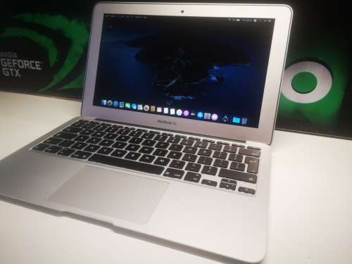 HIGH SPEC*AS NEW*APPLE MACBOOK AIR*4GB*128GB SSD*HD5000*104 CYCLES*