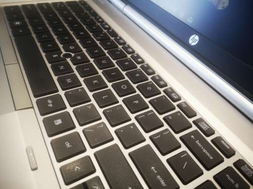 HIGH SPEC!*FAST,RELIABLE*HP ELITEBOOK 8560P*i7VPRO2620m*8GB RAM*500GB HDD*