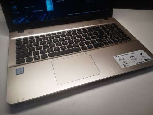 VERY HIGH SPEC!*7TH GEN i5*ASUS F541U*i5-7200u*LATEST 7TH GEN i5*240GB SSD*8GB DDR4*TRU2LIFE DISPLAY