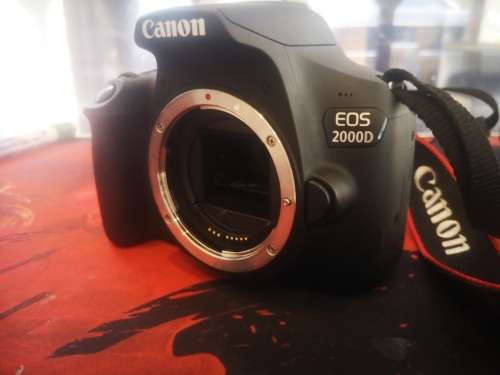 AS NEW-CANON EOS 2000D-247MEGA PIXEL-DIGIC4-FULL HD VIDEO-18-55MM LENS