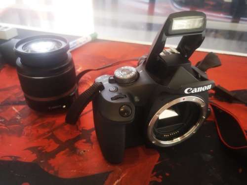AS NEW-CANON EOS 2000D-247MEGA PIXEL-DIGIC4-FULL HD VIDEO-18-55MM LENS