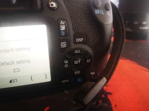 AS NEW-CANON EOS 2000D-247MEGA PIXEL-DIGIC4-FULL HD VIDEO-18-55MM LENS