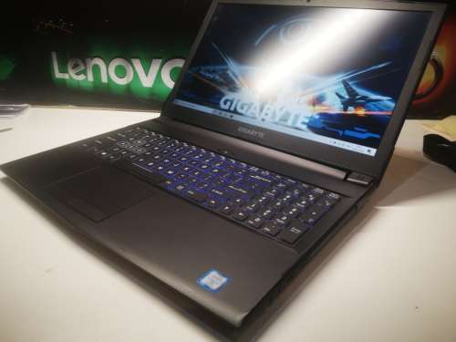 **Ultimate Gamer**GIGABYTE SABER 15*i7-7700HQ*GTX1050*FHD*8GB RAM*1000GB HDD*BACKLIT*QUAD CORE*