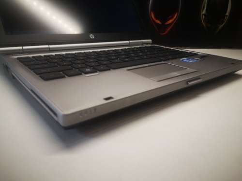 *HIGH SPEC*HP ELITEBOOK 2560P*i7-2620M*8GB RAM*500GB HDD*3G*