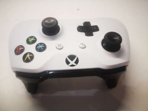 PACKAGE DEAL*XBOX ONE S*WITH 2 X ORIGINAL CONTROLLERS*1000GB HDD*2 X XBOX GAMES