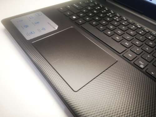 *i7 BEAST!*Graphic Design/Gaming*DELL INSPIRON 3580*i7-8565U*8GB*RADEON 520*256GB nvme SSD*