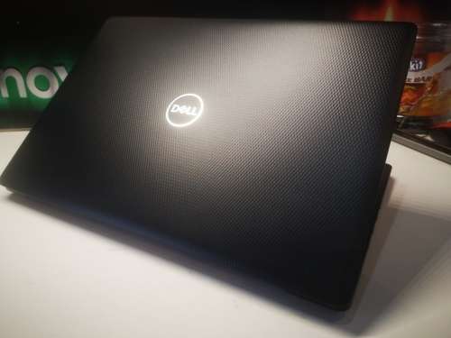 *i7 BEAST!*Graphic Design/Gaming*DELL INSPIRON 3580*i7-8565U*8GB*RADEON 520*256GB nvme SSD*