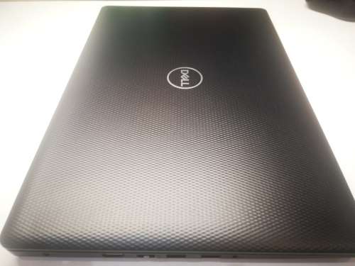 *i7 BEAST!*Graphic Design/Gaming*DELL INSPIRON 3580*i7-8565U*8GB*RADEON 520*256GB nvme SSD*